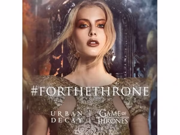 Hình ảnh cô gái trong đoạn clip ở bài đăng thứ hai của Urban Decay trên Instagram