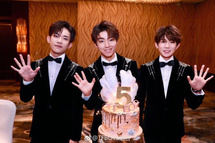 TFBOYS kỉ niệm 5 năm ra mắt.