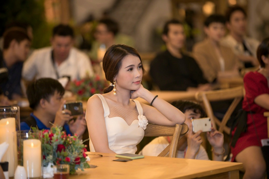 Ngô Kiến Huy "truyền" Trương Thế Vinh, Jun Phạm và BB TRần xuất hiện trong MV mới ảnh 6