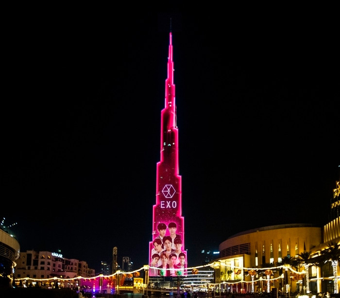 Những màn chơi trội bằng đèn LED: Thế giới dành cho idol còn Việt Nam dành riêng cho tuyển! ảnh 3