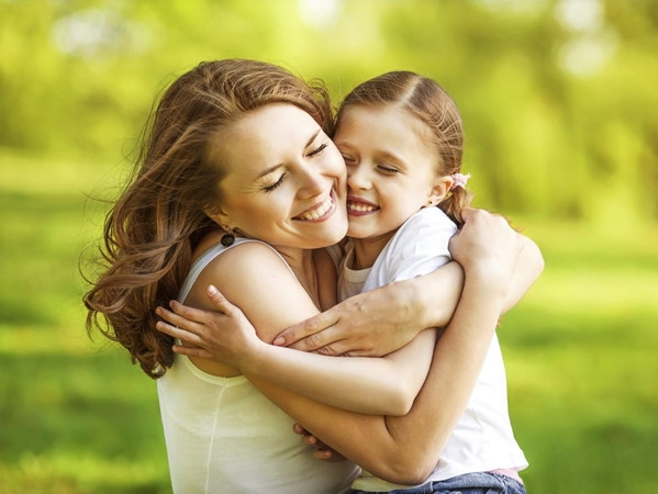 Có mẹ “dính chặt” với mình là điều vô cùng may mắn.