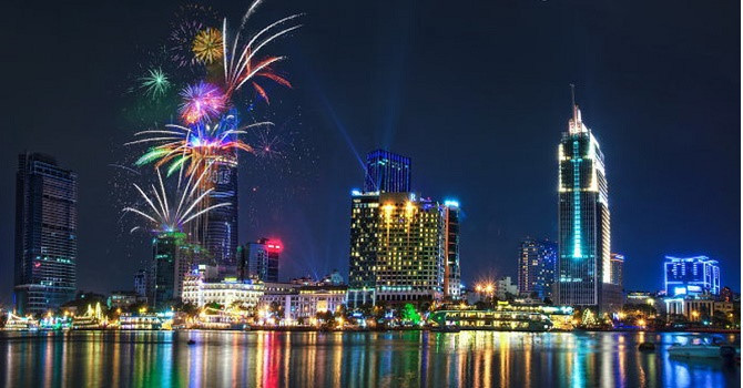 TP.HCM tổ chức bắn pháo hoa nghệ thuật nhân dịp 30/4 và 1/5 ảnh 1 TP.HCM tổ chức bắn pháo hoa nghệ thuật nhân dịp 30/4 và 1/5 ảnh 1