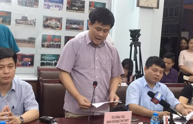 Công bố kết quả rà soát điểm thi THPT Quốc gia bất thường ở Lạng Sơn. (Ảnh: Lệ Thu/ Dân Trí)