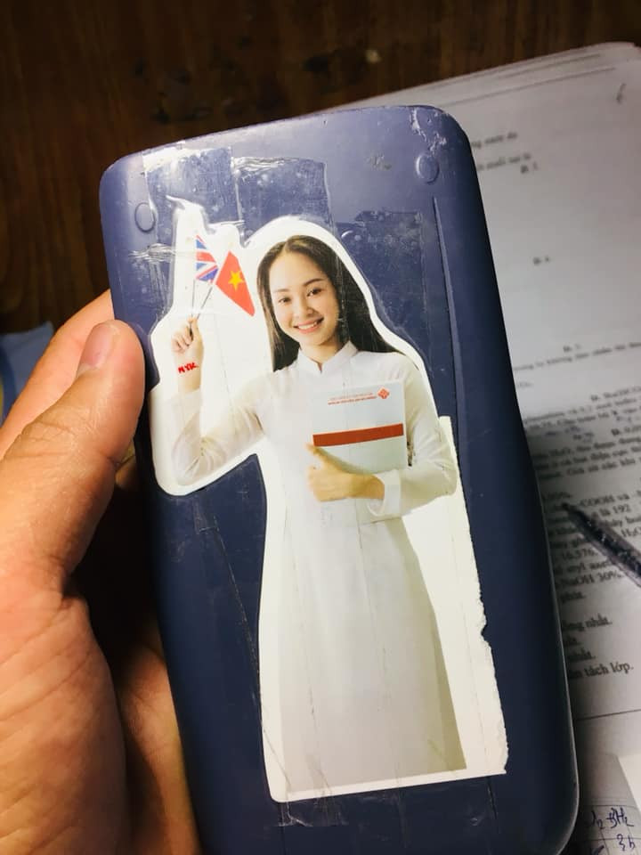 Dán lên máy tính là khỏi lo thất lạc, lại có thêm động lực học