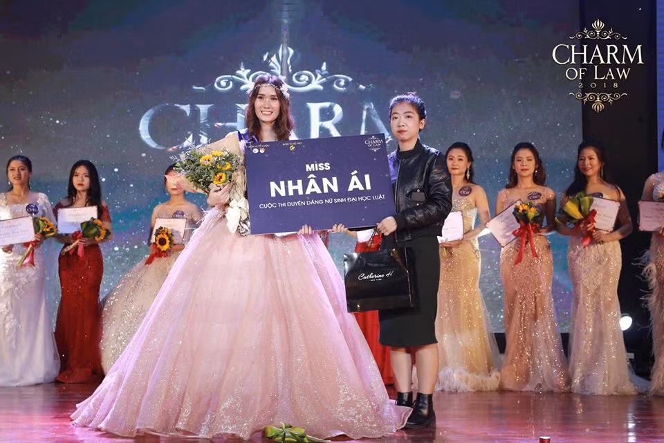 Miss Nhân ái &amp; Người đẹp bikini: Hoàng Mai Linh.