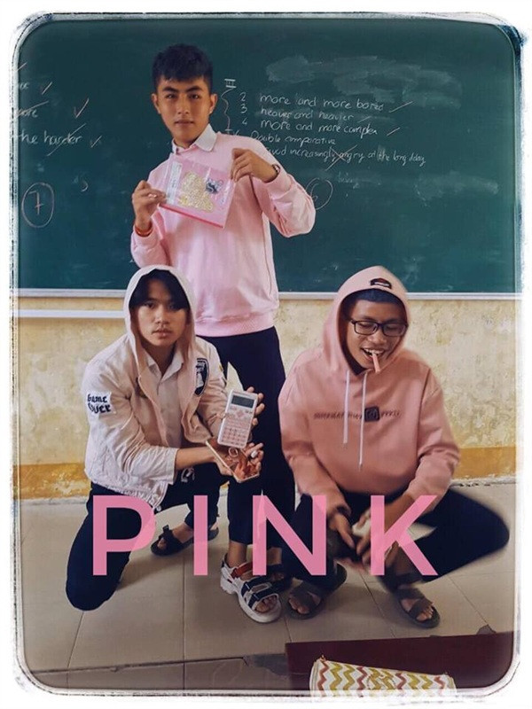 Màu hồng hơi khó kiếm đồ hợp tông thì phải. Nhưng không sao, tổng thể bức ảnh vẫn vô cùng hài hoả. (Ảnh: T.Thái)