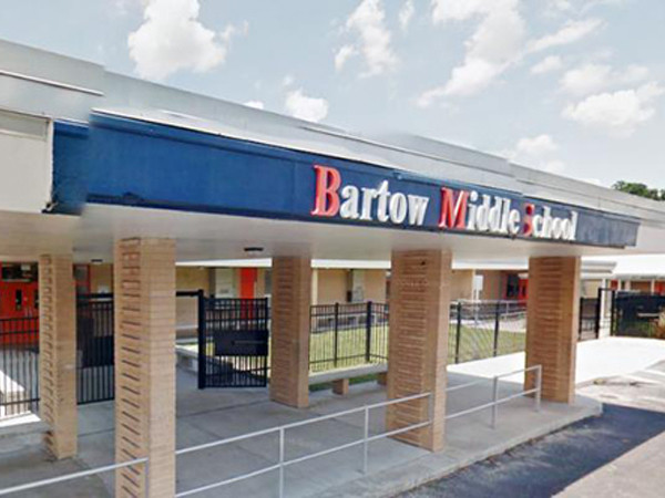 Trường trung học cơ sở Bartow.