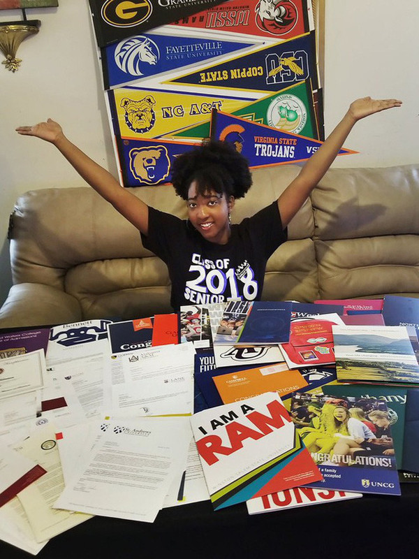 Mỹ: "Choáng" với nữ sinh đỗ 113 trường đại học giành tổng học bổng gần 103 tỷ đồng ảnh 1