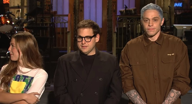 Pete Davidson đã có trò đùa trên SNL liên quan đến chuyện tình cảm của mình.