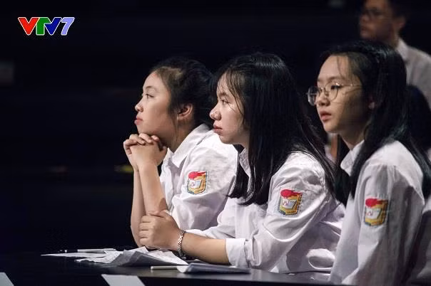 Không chỉ Khánh Huyền, những ví dụ các thành viên khác của THPT Hùng Vương cũng bị cho là "nói hay nhưng xa rời thực tế".