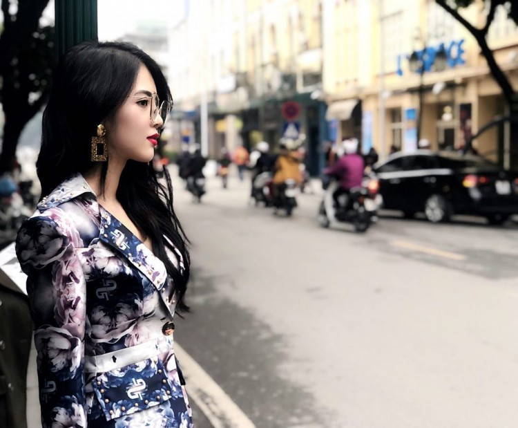 Mọi người còn biết đến Giang qua cái tên Claret Giang Lê khi cô nàng hoạt động trong lĩnh vực thời trang.