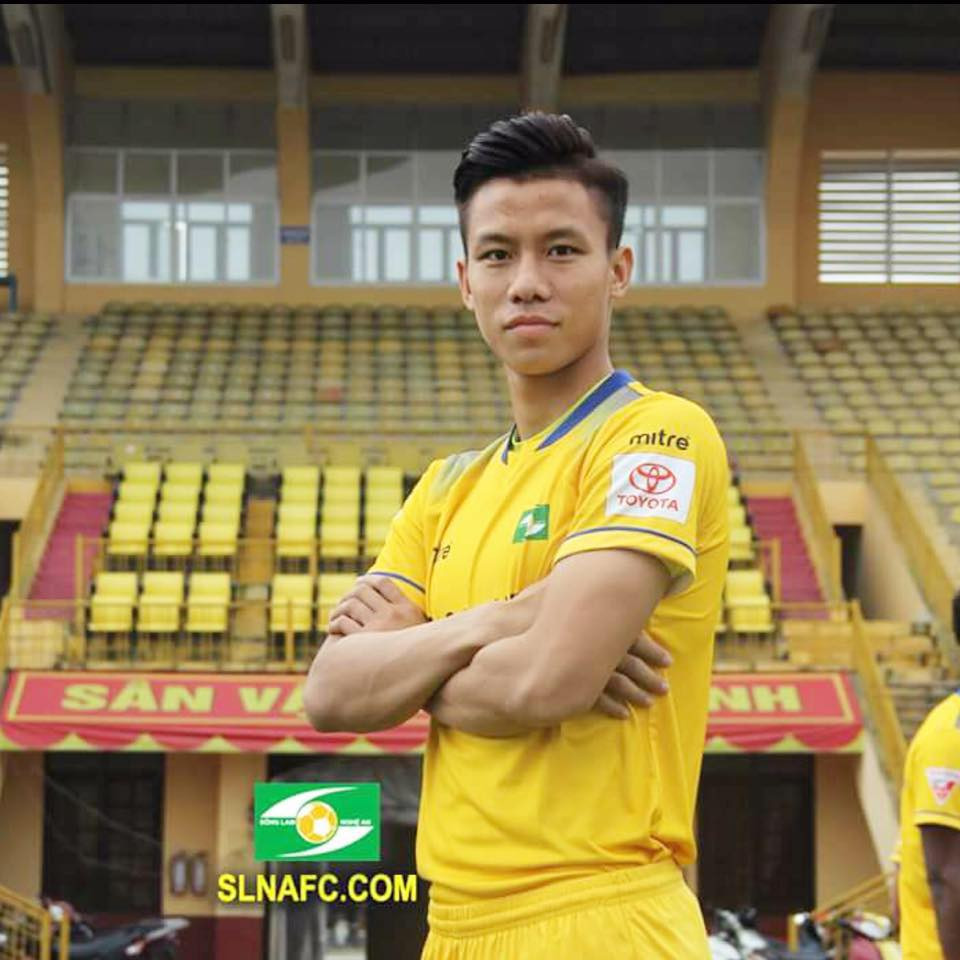 Ngọc Hải với vẻ đẹp trai nhưng không kém phần lạnh lùng.