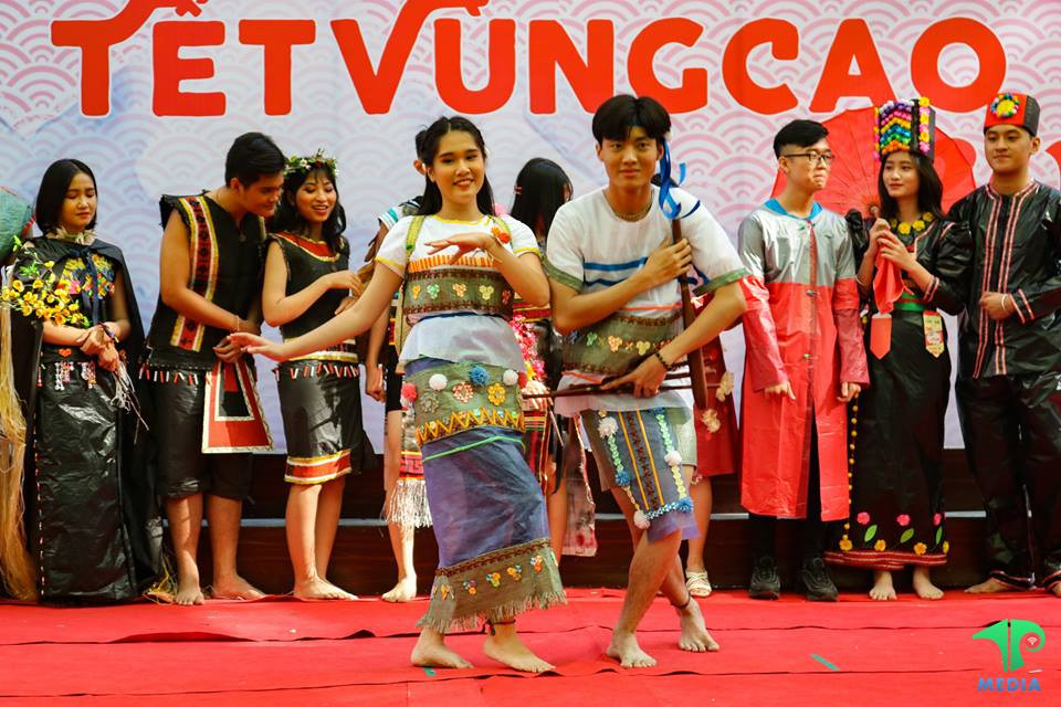 Xiêu lòng nét đẹp cô gái vùng cao Tây Bắc.