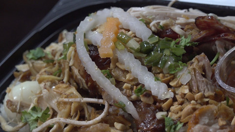 Đồ chua giúp thực khách đỡ ngán.