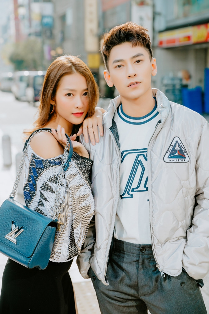 Mặc dù rất muốn dành thời gian ở lại Nhật Bản để đi trượt tuyết ở Hokkaido nhưng vì đã nhận lời mời trao giải tại Singapore nên Khả Ngân đành hẹn dịp khác quay lại Nhật Bản để đến Hokkaido, thành phố mà Khả Ngân rất yêu thích.