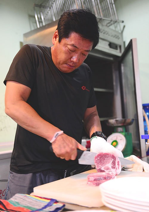 Những góc phố “ngoại quốc” giữa lòng Sài Gòn ảnh 6 Những góc phố “ngoại quốc” giữa lòng Sài Gòn ảnh 6