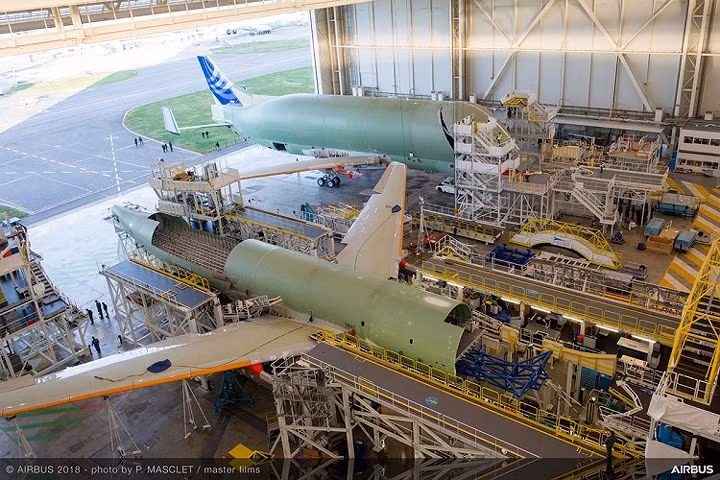 Theo đại diện công ty Airbus, những mẫu máy bay dòng Beluga hiện tại sẽ dần dần ngừng hoạt động đến năm 2025./.