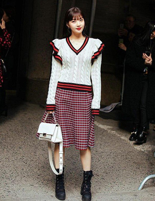 Joy bị chê là quá mờ nhạt trong một show thời trang