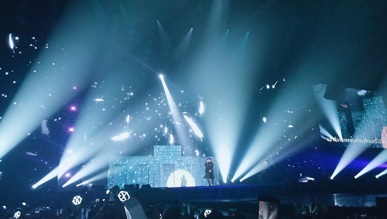 Trải nghiệm trong mơ tại "Hành tinh đi lạc" EXO ở Bangkok ảnh 5 Chanyeol trong bài Hand.