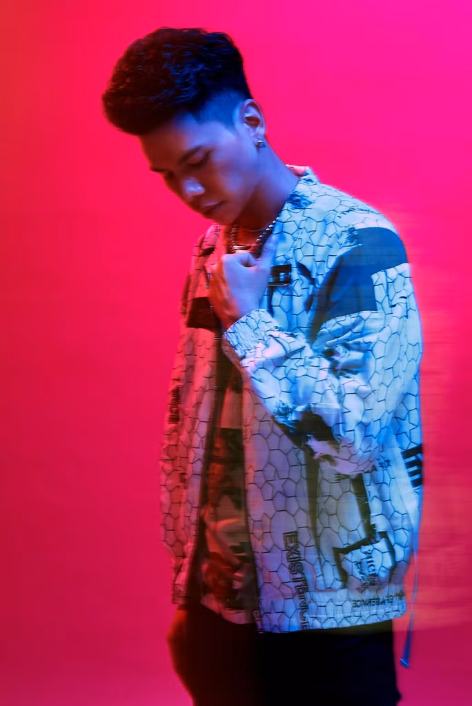 Sau cuộc thi, Hoàng Tôn&nbsp;liên tục xuất hiện trong các chương trình âm nhạc lớn và ngày càng khẳng định cá tính âm nhạc riêng có của mình. Không chỉ xuất hiện với vai trò ca sĩ solo, giọng ca chính của nhóm nhạc FBBoiz.