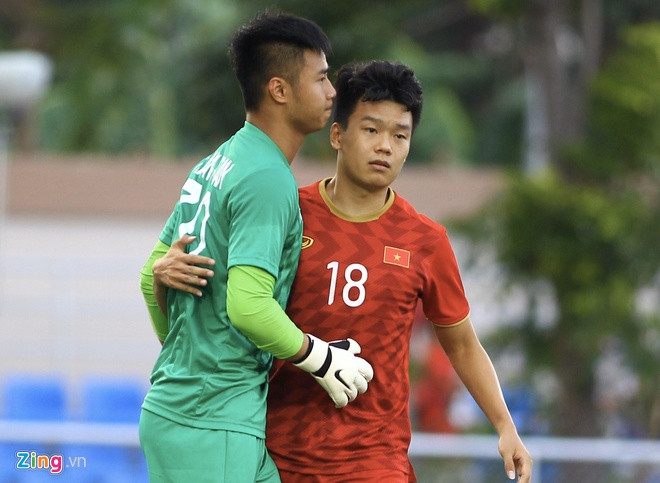 2 bàn thua sớm không đánh gục tinh thần của U22 Việt Nam. Ảnh: Quang Thịnh.