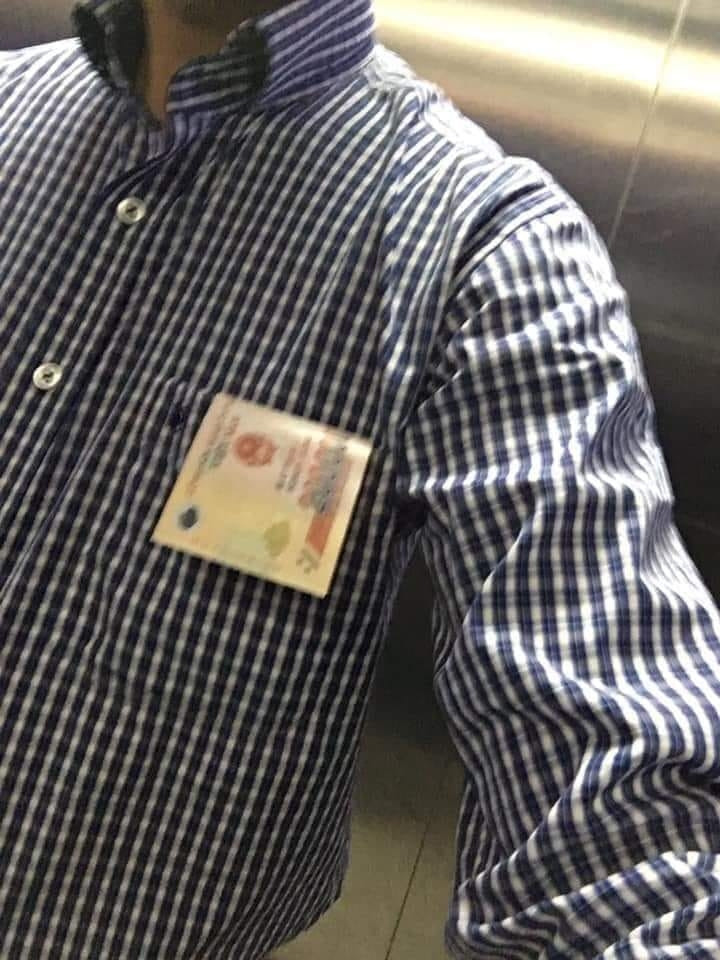 Nam thanh niên để sẵn 200 nghìn trong túi khi đi thang máy