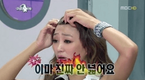 Dù đã rất xinh đẹp, những idol này vẫn có điểm không hài lòng về ngoại hình của mình ảnh 1