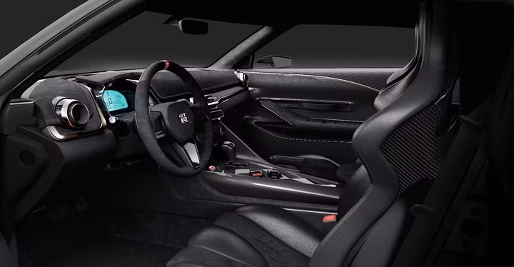 8. Italdesign GT-R50: Để kỉ niệm 50 xuất hiện của dòng xe GT-R, Nissan đã hợp tác với Italdesign để tạo ra GT-R50. Có giá bán lên tới 1 triệu USD và chỉ được sản xuất 50 chiếc ra toàn thế giới. Nội thất của GT-R50 hầu hết được làm từ sợi carbon cùng với đó là ghế được bọc da cao cấp alcantara.