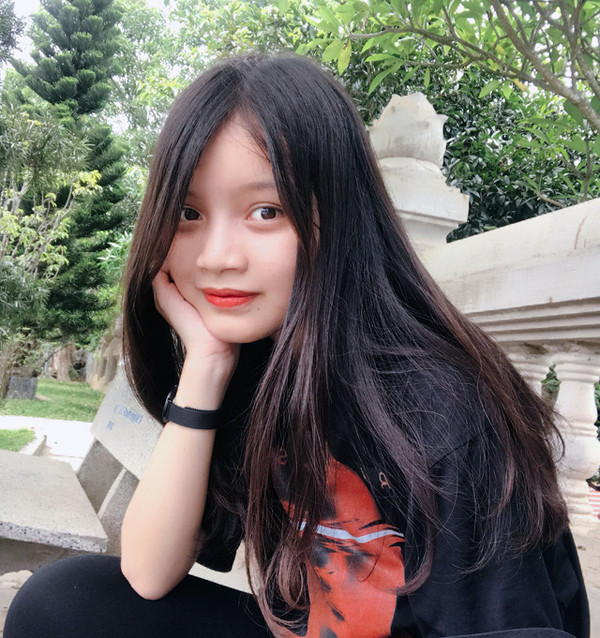 Phan Thị Hạnh vừa giành 13 học bổng du học tại các trường ĐH Mỹ.