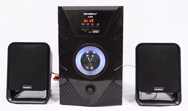 Mẫu loa di động nhỏ gọn Soundmax A-826 đang được nhiều phượt thủ yêu thích bởi kích thước nhỏ gọn, có khả năng hỗ trợ chơi nhạc từ hầu hết các nguồn phát phổ thông hiện nay như điện thoại, máy tính, laptop, đầu CD/DVD. Mẫu loa này sử dụng kết nối không dây Bluetooth chuẩn 5.0.