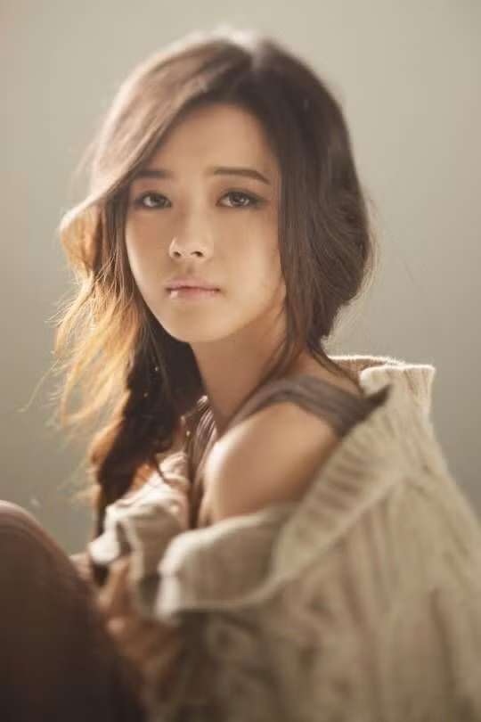 Để giữ gìn hình ảnh, những idol này thậm chí còn không được nói chuyện hay mỉm cười ảnh 2