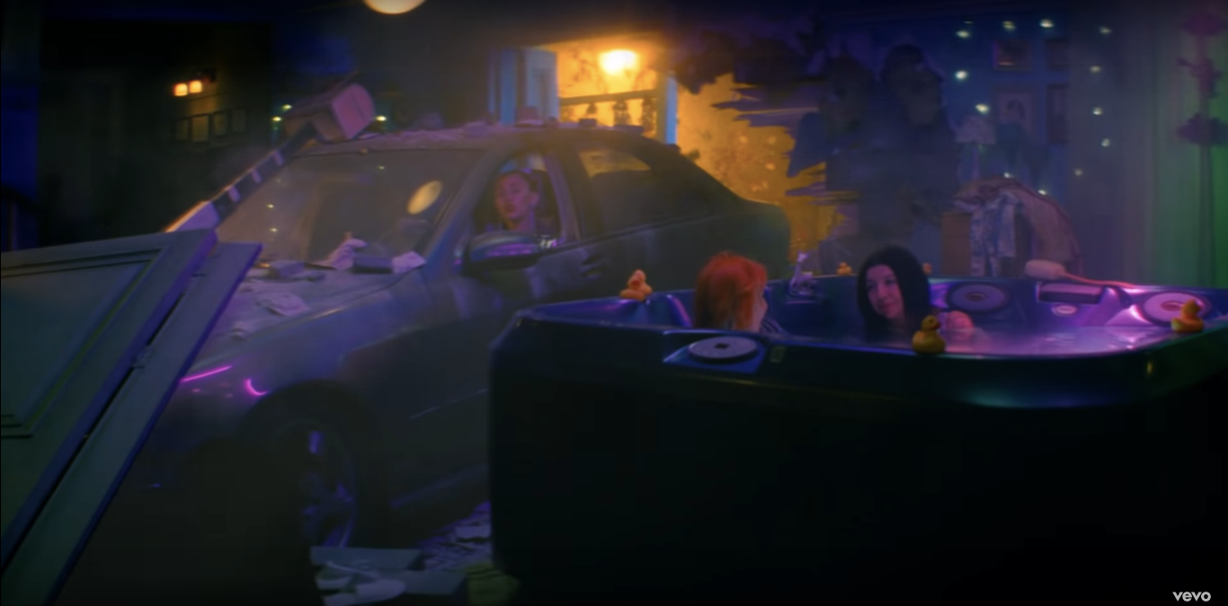 Miley sử dụng âm nhạc như tiếng nói. Cô lồng ghép vấn đề cộng đồng LGBTQ vẫn bị đối đãi chưa đúng mực khi họ phải 