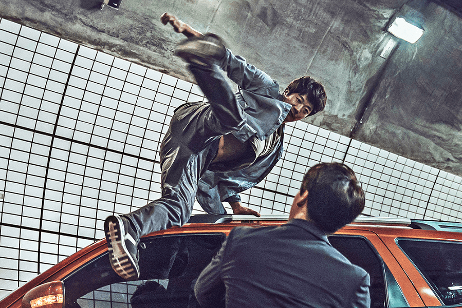 Khán giả trầm trồ khi chiêm ngưỡng kỹ năng đánh đấm điêu luyện của Kwon Sang Woo trong Sát Thủ Vô Cùng Cực...