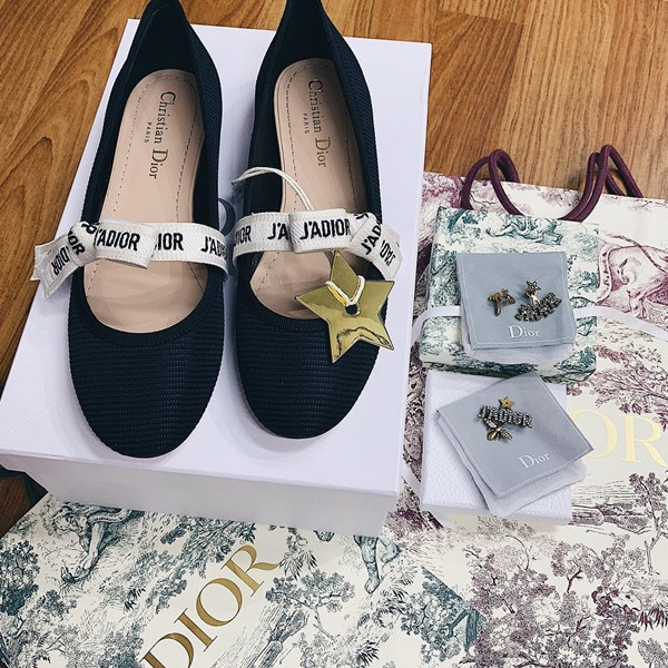 Set đồ Dior mà Duy Mạnh vừa tặng Quỳnh Anh sau khi trở về từ UAE.