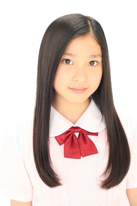 Ngay từ bé, Tao Tsuchiya đã rất xinh xắn, và hầu như cô không hề đổi khác khi đã trưởng thành.