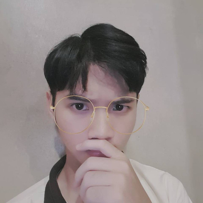 Nhân vật chính đang gây bão mạng đó là Đàm Chí Lương, học sinh lớp 12A1 trường THPT Hùng Vương, TP.HCM. (Ảnh: FBNV)