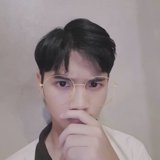 Nhân vật chính đang gây bão mạng đó là Đàm Chí Lương, học sinh lớp 12A1 trường THPT Hùng Vương, TP.HCM. (Ảnh: FBNV)