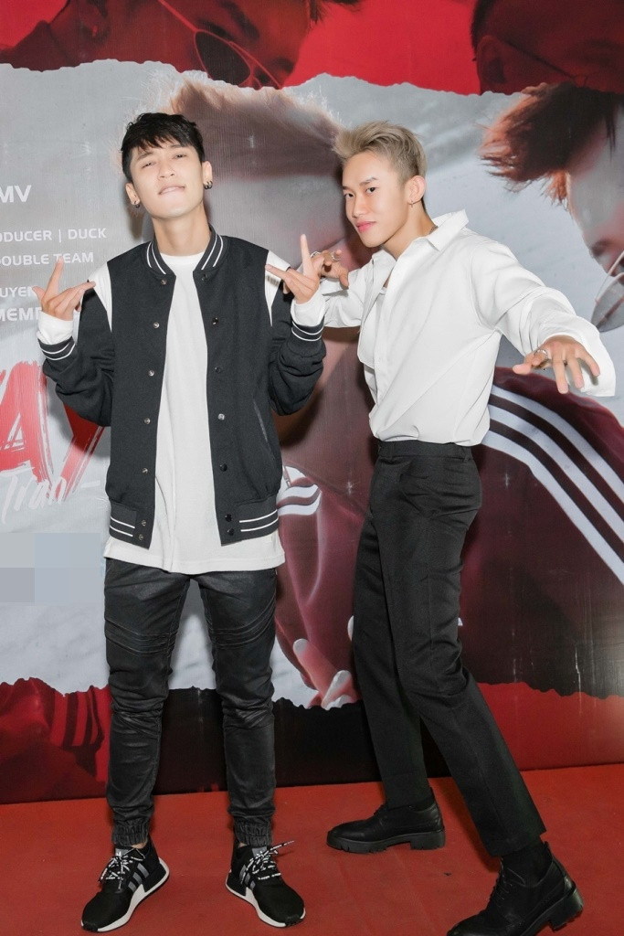 Far Away là "đứa con tinh thần" được cặp đôi chăm chút kĩ lưỡng