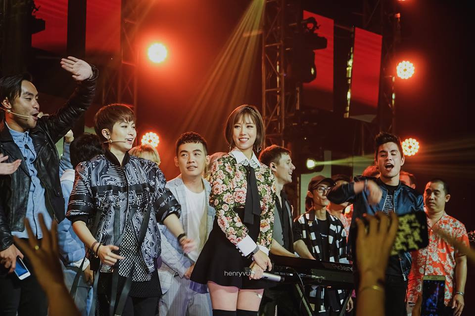 Min khuấy động sân khấu YouTube Fanfest với 2 bản hit "Ghen" và "Có Em Chờ" ảnh 1 Min khuấy động sân khấu YouTube Fanfest với 2 bản hit "Ghen" và "Có Em Chờ" ảnh 1