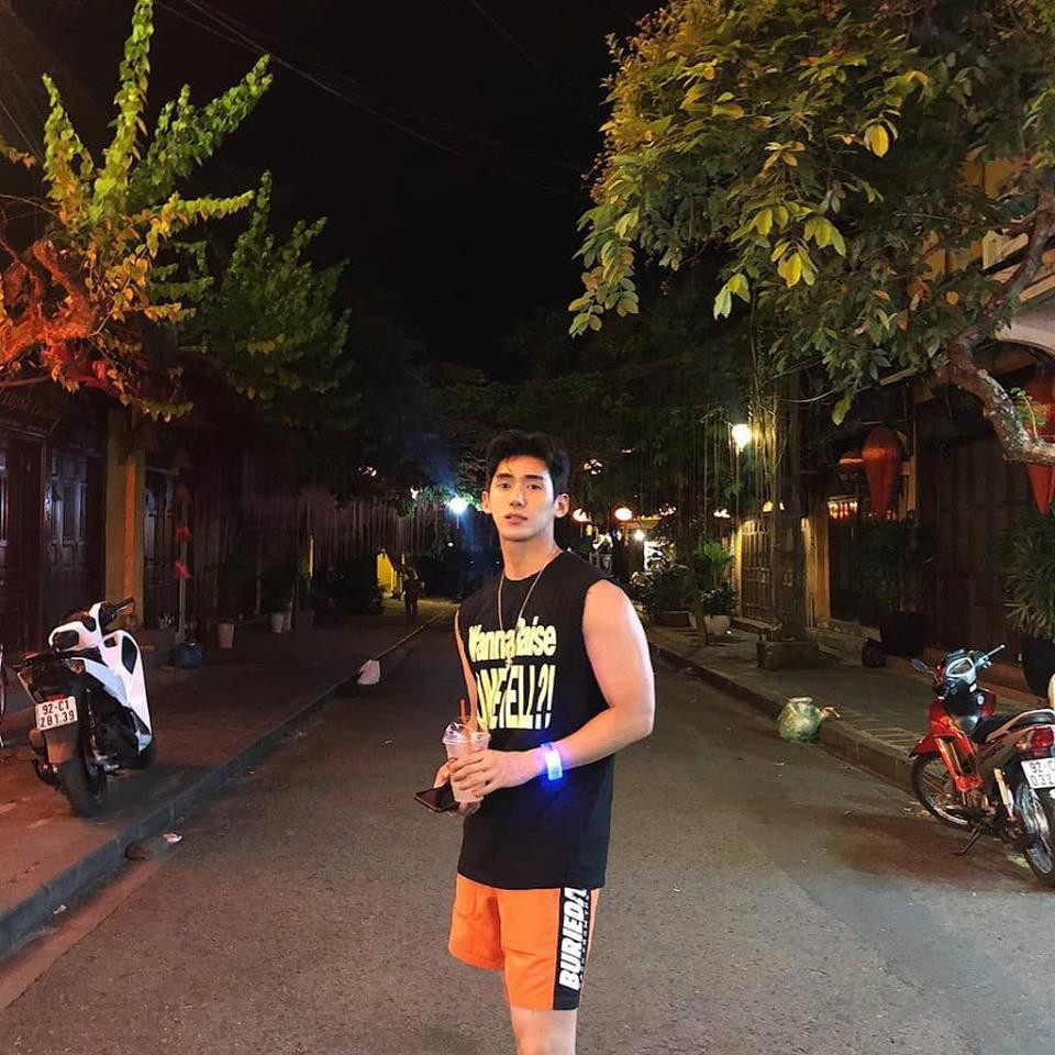 Chỉ với bức hình check-in Đà Nẵng mà "nam thần" này đã khiến bao trái tim phải ngẩn ngơ! ảnh 3