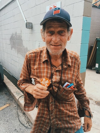 Ông cụ David Carter.