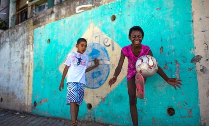 Bóng đá không chỉ là cuộc chơi của người lớn.