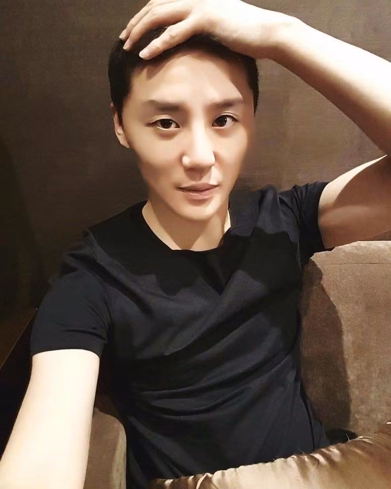 Loạt sao nam Hàn chứng minh dù “đầu đinh” vẫn đẹp trai ngời ngời ảnh 2