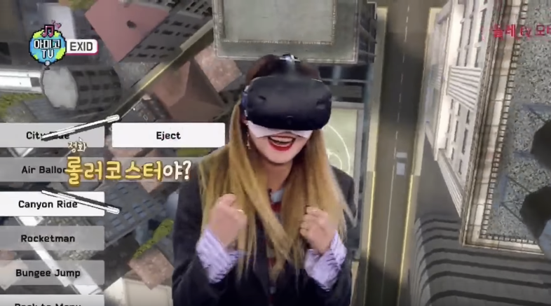 LE dù có kinh nghiệm chơi VR Game nhưng cũng không thoát khỏi cảm giác sợ hãi khi bước chân vào thế giới ảo.