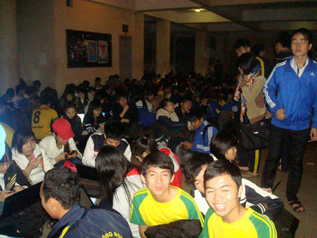 Chầu chực đăng kí tín chỉ. (Ảnh minh họa)