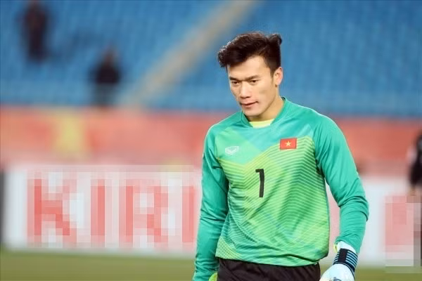 Phát ngôn muốn: "Thử yêu Bùi Tiến Dũng" của cô nàng đang nhận về nhiều ý kiến trái chiều.