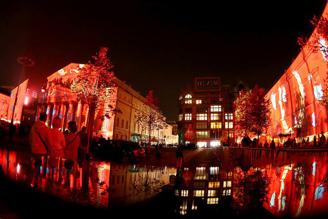 Các tiết mục trình diễn ánh sáng đã tái hiện lại lịch sử của quân đội Nga và các cảnh đẹp ở thủ đô Moscow.