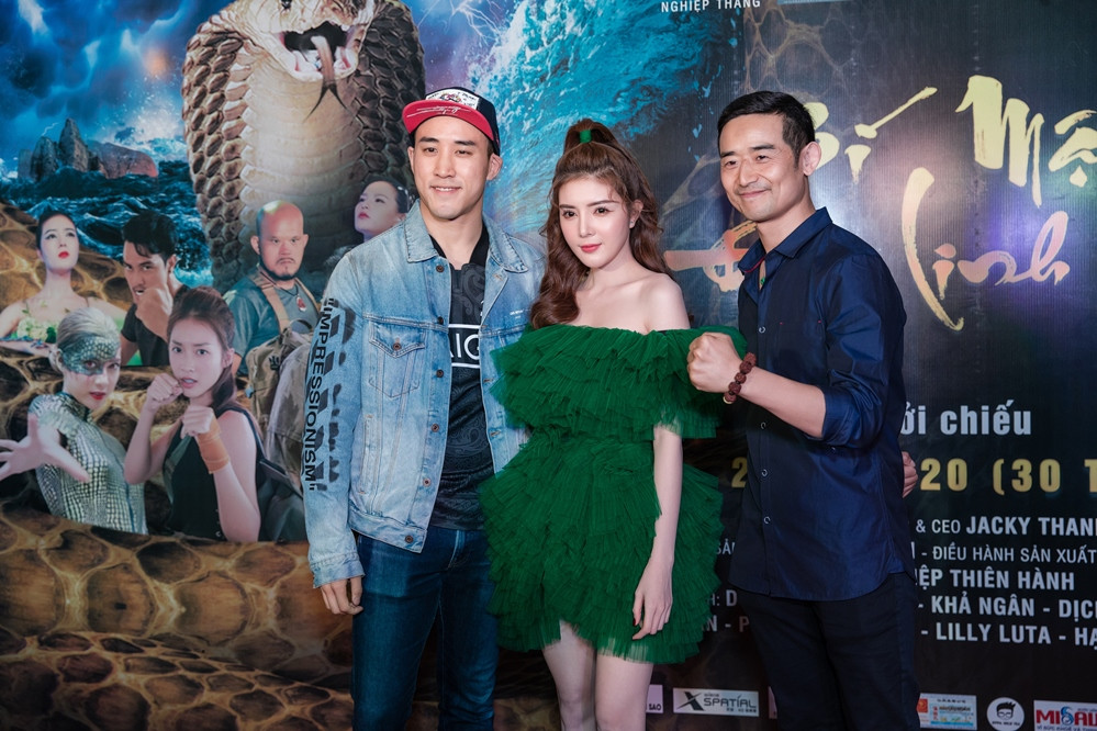 Diễn viên Hong Kong Dịch Dương vượt thử thách võ thuật tại buổi ra mắt "Bí Mật Đảo Linh Xà" ảnh 3