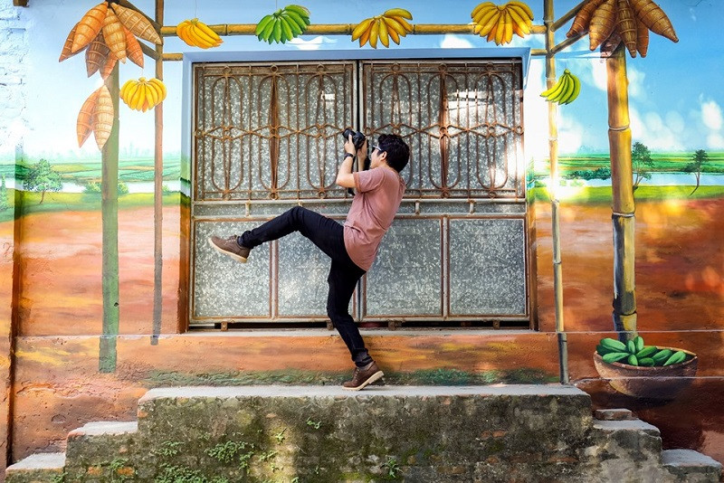 Những bức hình hết sức độc đáo được các bạn trẻ cho ra đời khi đặt chân tới làng Chử Xá.