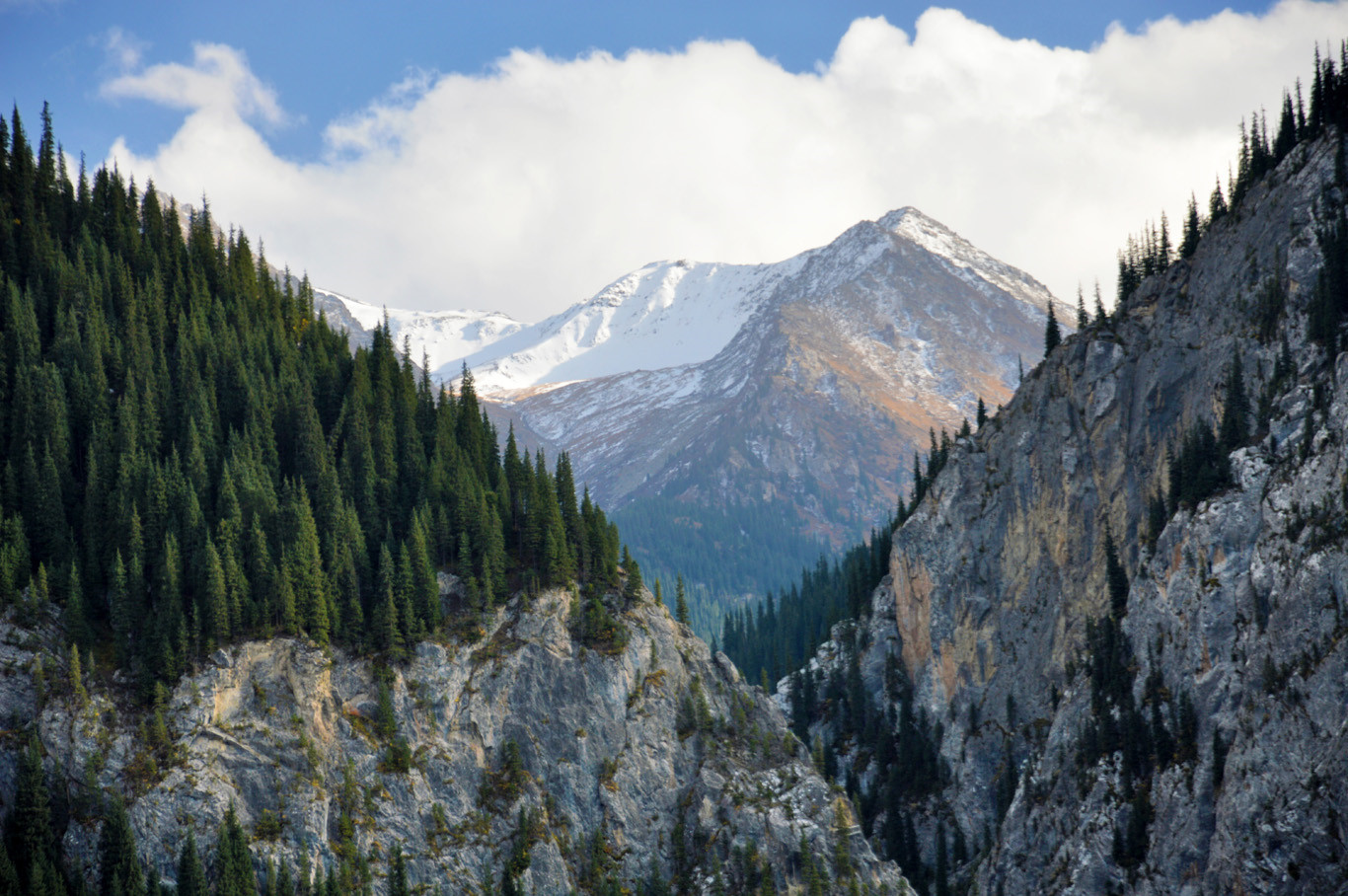 Ảnh: Adventurous Travels.